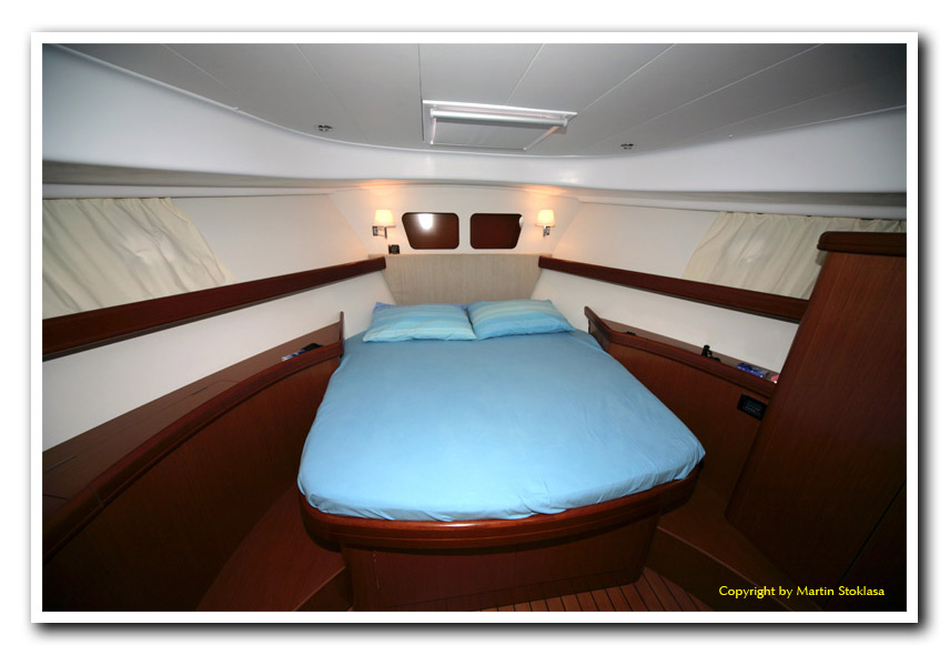 Beneteau Swift Trawler 42 - Master Cabin