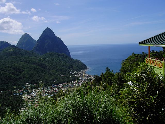 Dioe Pitons